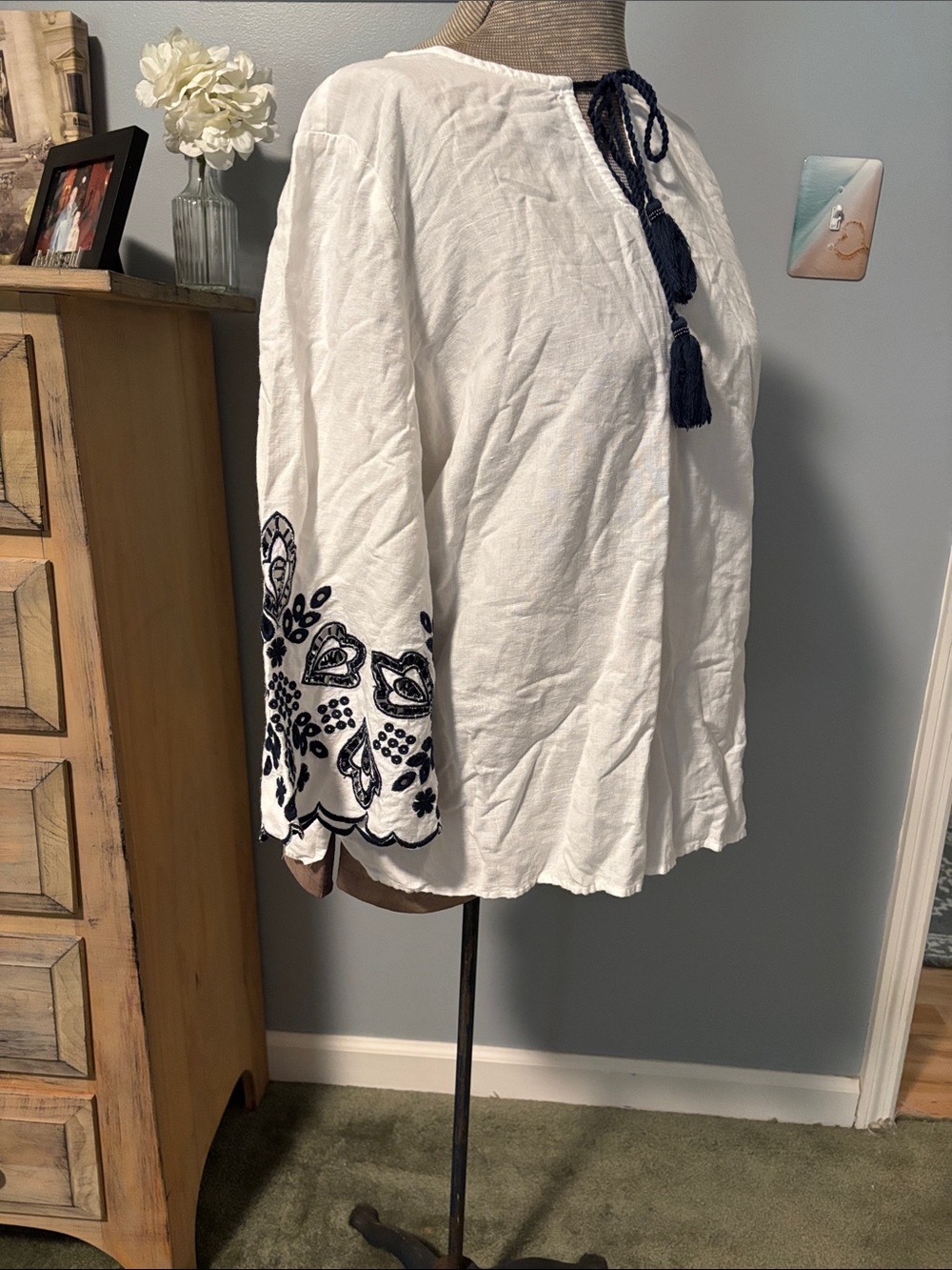Chico's size 2 Linen and Cotton White and Navy Embroidered Tunic
